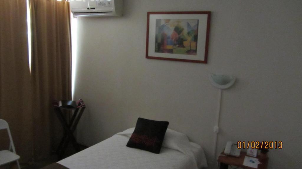 Hotel Real Linares Quarto foto